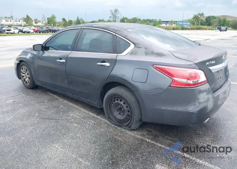 2013 Nissan Altima 2.5 S z USA, uszkodzony, nr VIN 1N4AL3AP9DC265938